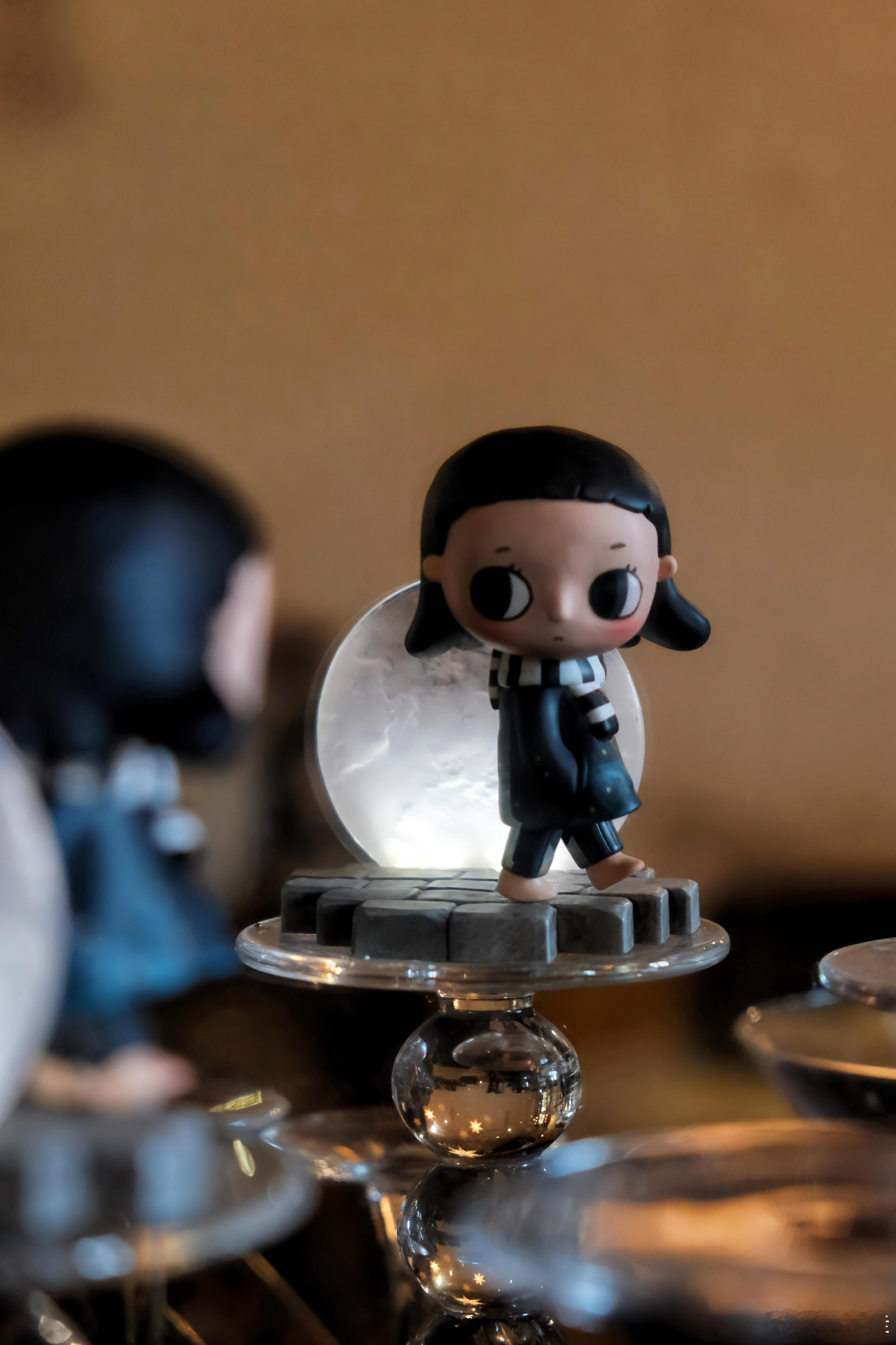 一个人逐渐变强大的信号，就是不再在关系中