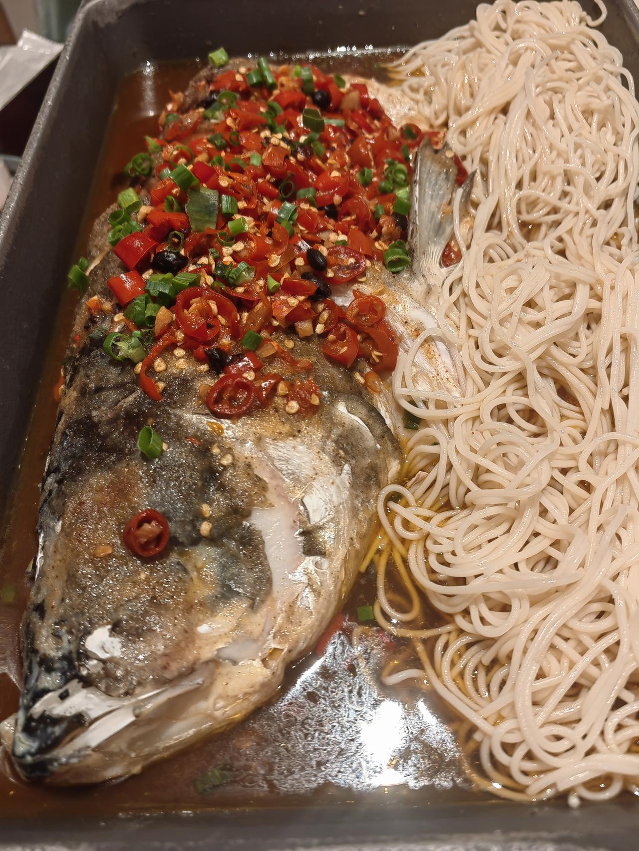 就要回江南，今天决定吃点回去不太容易吃到的东西。首选烤羊肉串，发现要排队，去另一