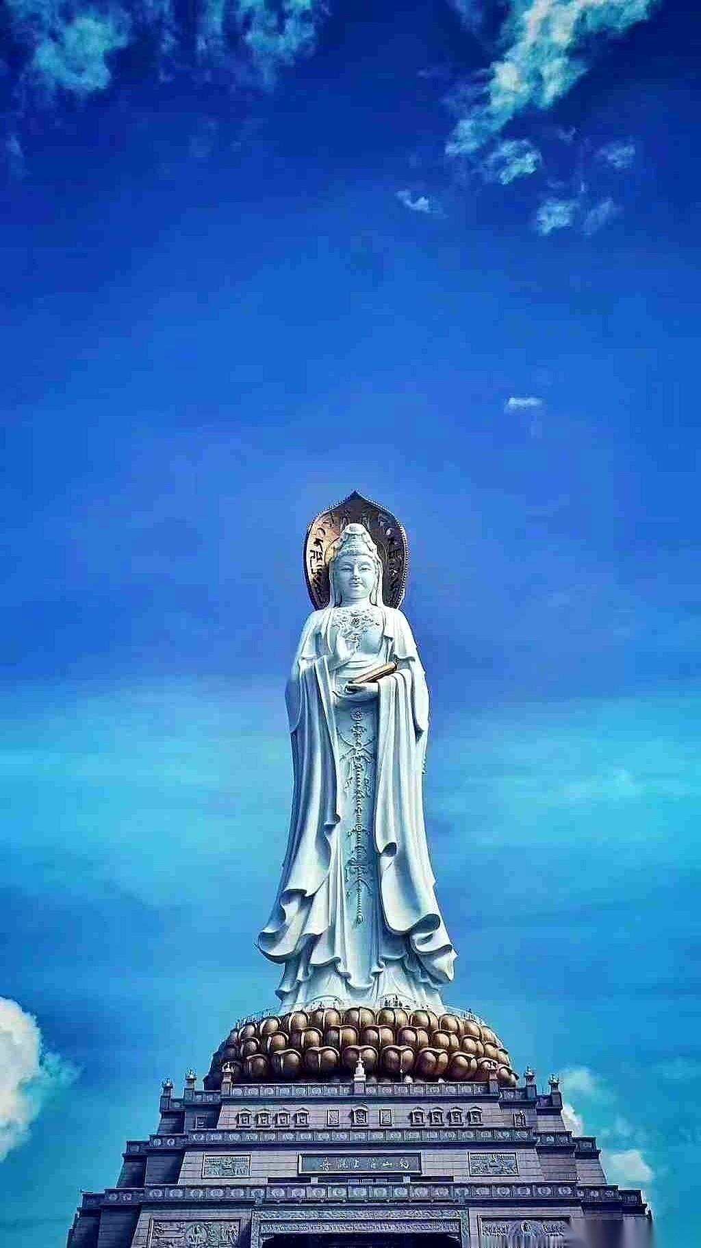 好家伙，带我妈去看个病，熟悉的医生，熟悉的窗口，挂号费啪一下，翻了一倍。
从5块