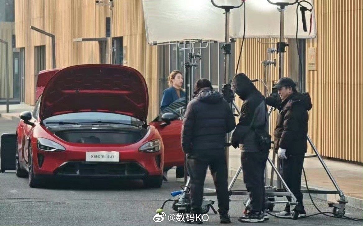 新一代小米su7的这前备箱够不够大，空间利用到了极致