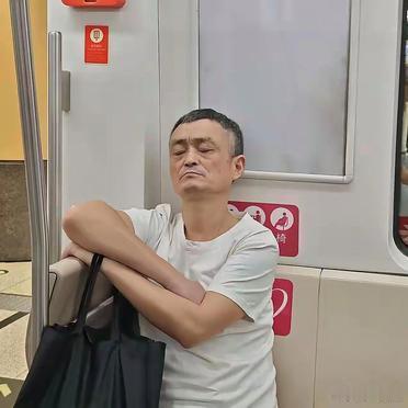别说 还挺像某个人呢