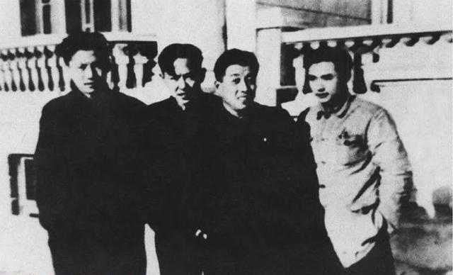 1946年内战爆发当天，蒋介石专机机长刘善本，用计骗过机上10人，成功将飞往昆明