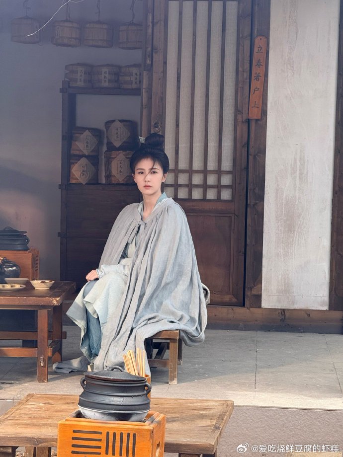白鹿新剧完全不吃压力白鹿《莫离》第一集看的人乳腺都通畅了，想要PUA叶璃？那不能
