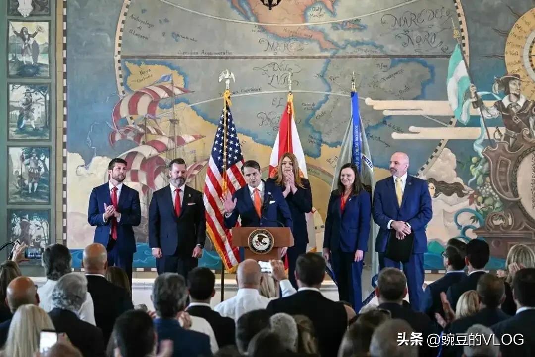 美国将向古巴捐助1亿美元。但美国强调这笔物资不能通过古巴政府之手，必须经由天主教