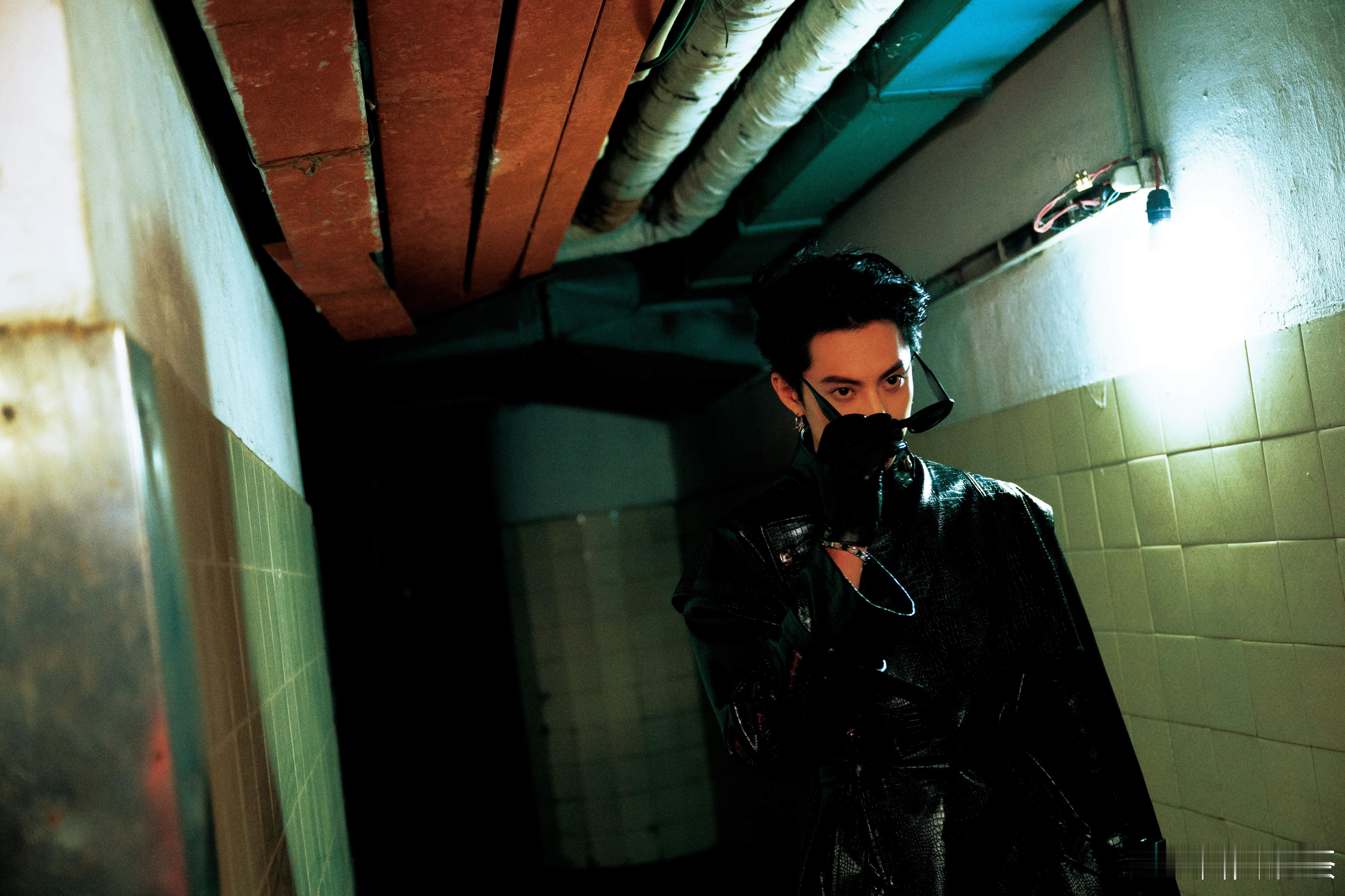 😯太酷了王鹤棣参加两个跨年晚会