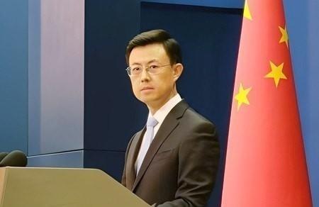 特朗普要禁止中国航班飞越俄罗斯领空，外交部提了个“建议”美国人自己给自己上了套，