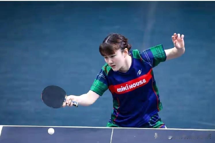 WTT金奈球星挑战赛的赛场上，女单决赛的比拼当中，在两位日本女乒的主力球员大藤沙