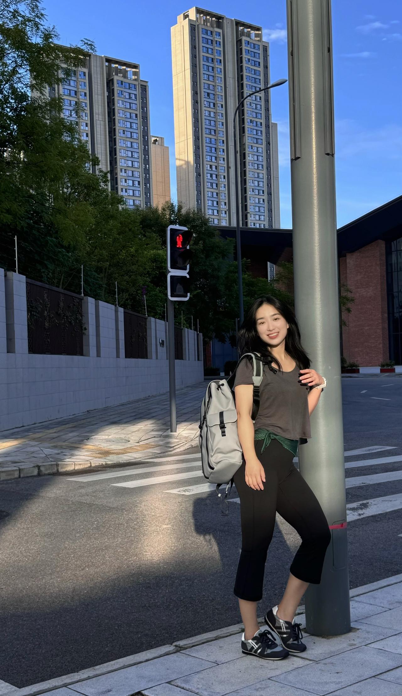 亲爱的刺猬小姐 允许一切发生 比起完美 我更希望你勇敢开心