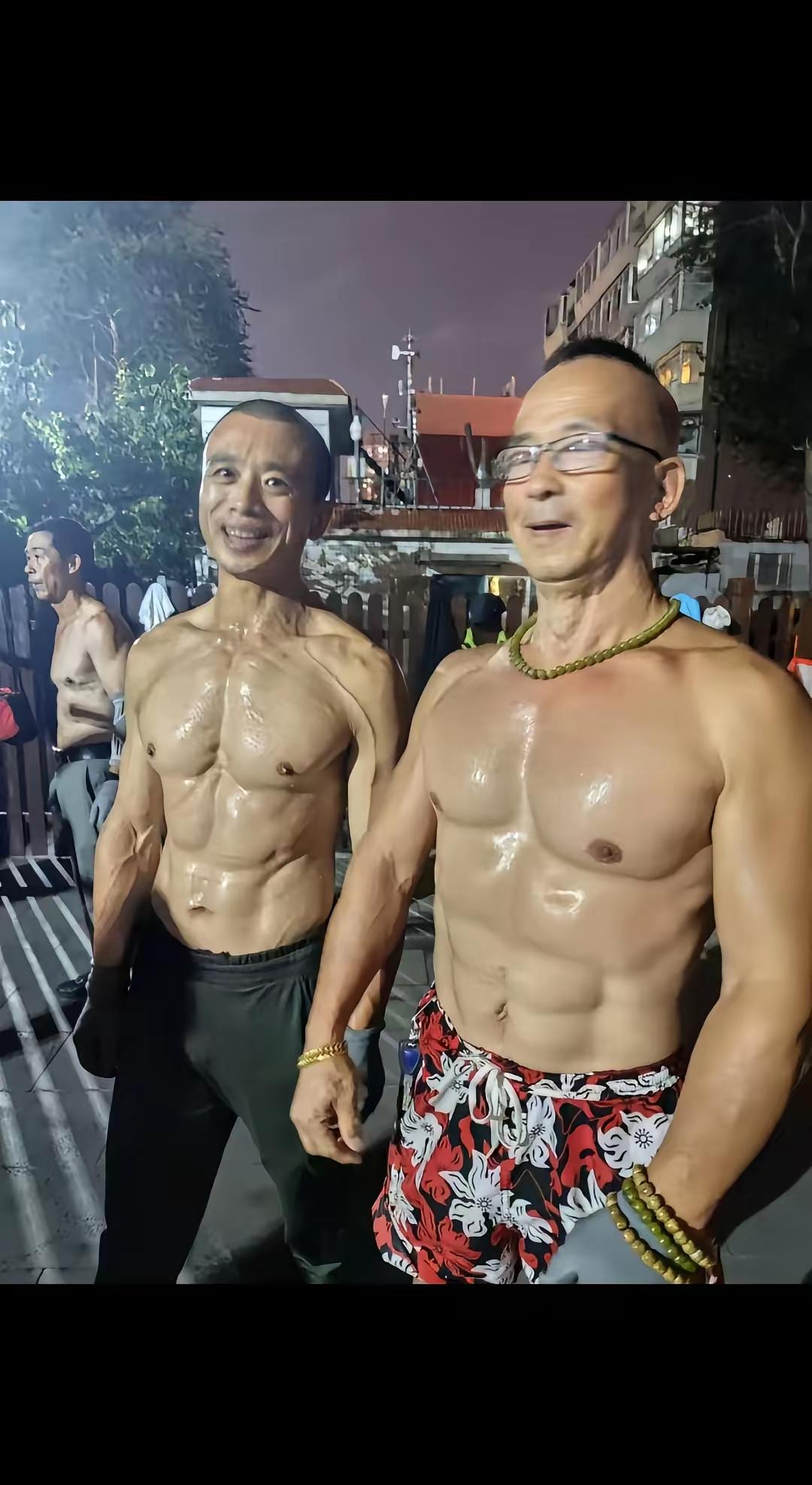 优秀的中年男人[赞][赞]