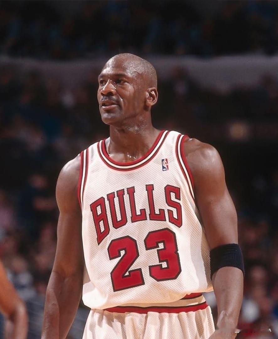 NBA历史上有哪些著名的FMVP？

1、乔丹：6次冠军全部包揽FMVP，NBA