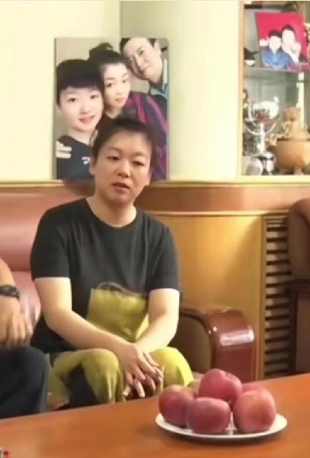 开发商白送一套房，孙颖莎妈妈的回复，震动了整个体育圈。她没要，只说了一句：“孩子