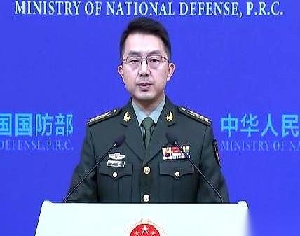 我跟你说，今天看到个事儿，真是又好气又好笑。
菲律宾那边放狠话，说咱们再在黄岩岛