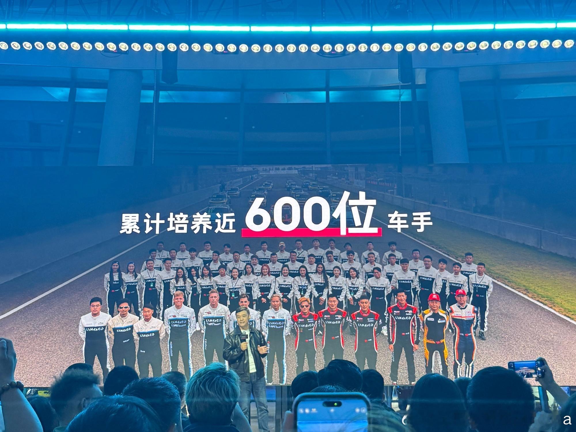 微博上看着我的同学们在成都跑比赛着实羡慕，因为有工作我今儿早班机从成都提前飞回来