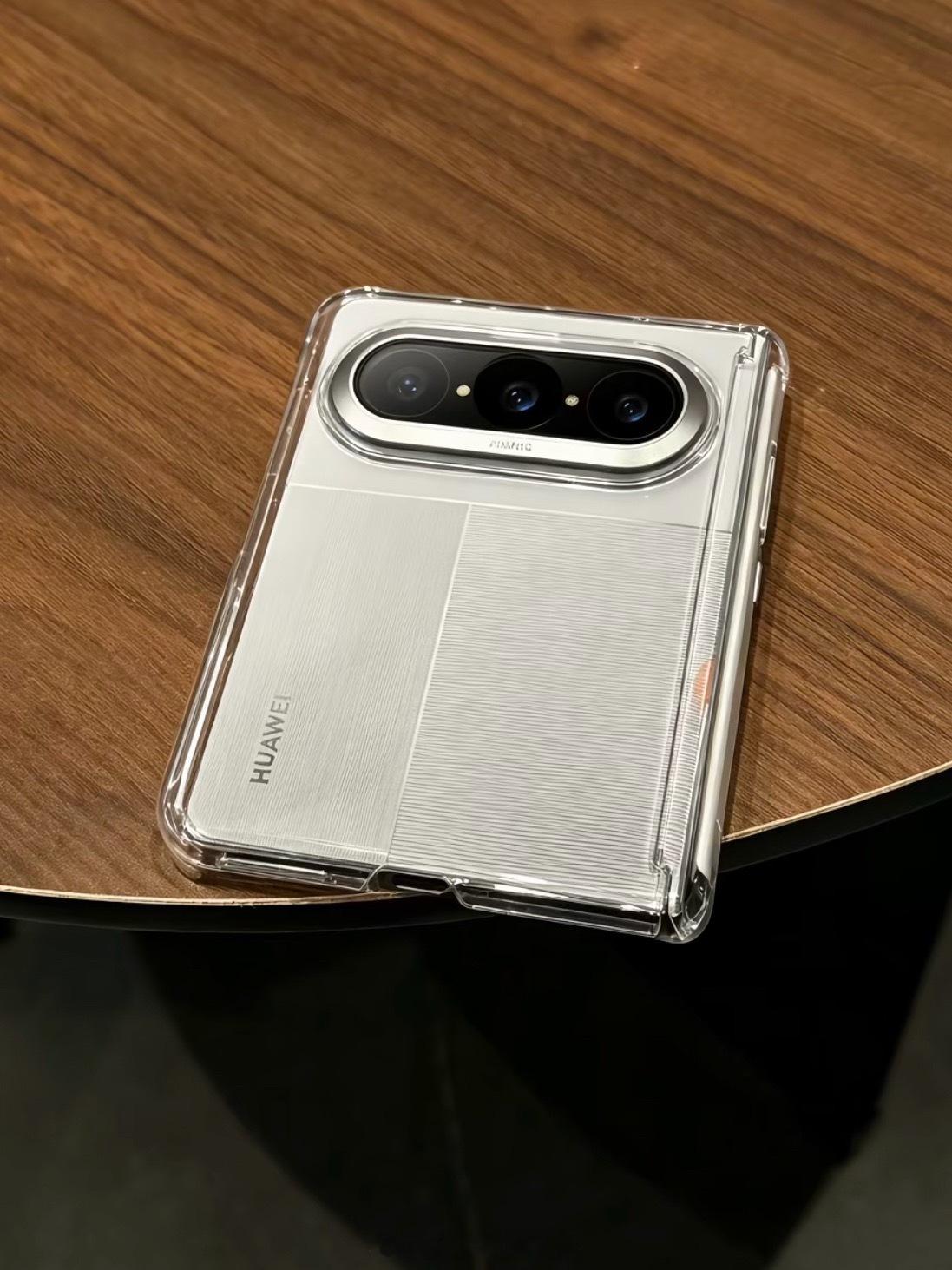 这么看Pura X Max白色真的不难看再搭配这个透明壳，感觉很大气