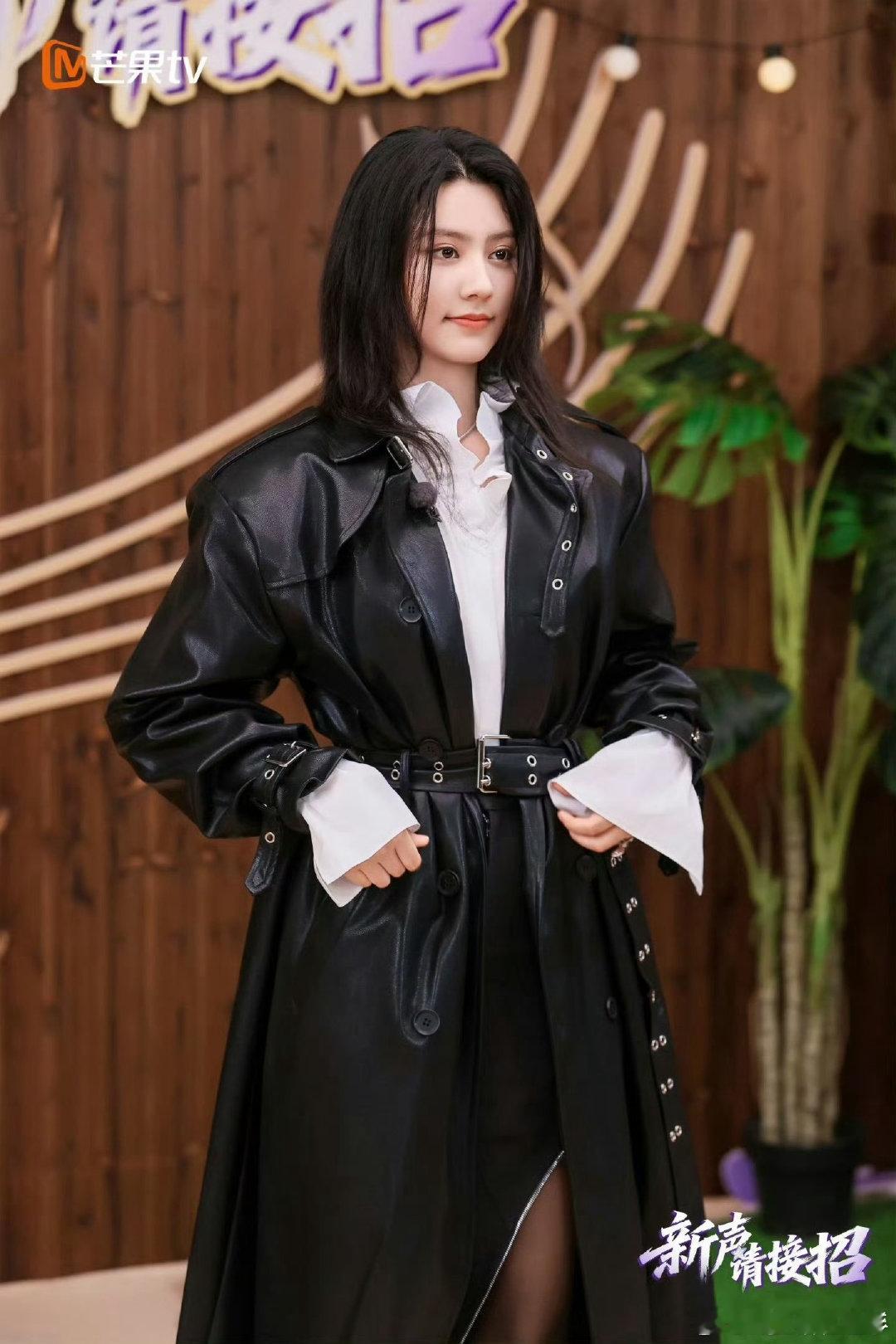 小迪丽热巴放心冲！老师都认证了你的独特，舞台上大胆发光 