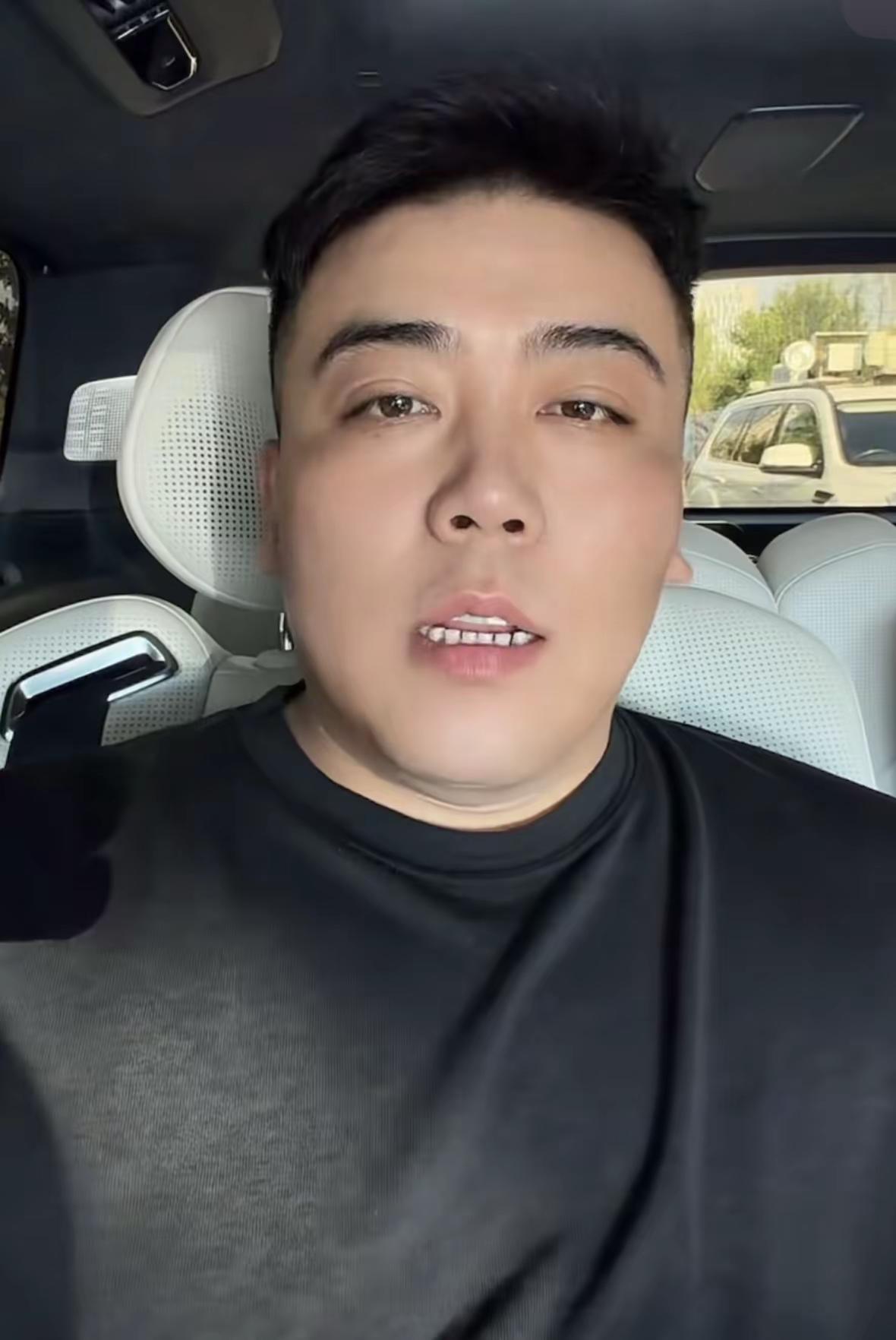 我终于发现了一张360度无死角的脸～付豪 @付豪💫