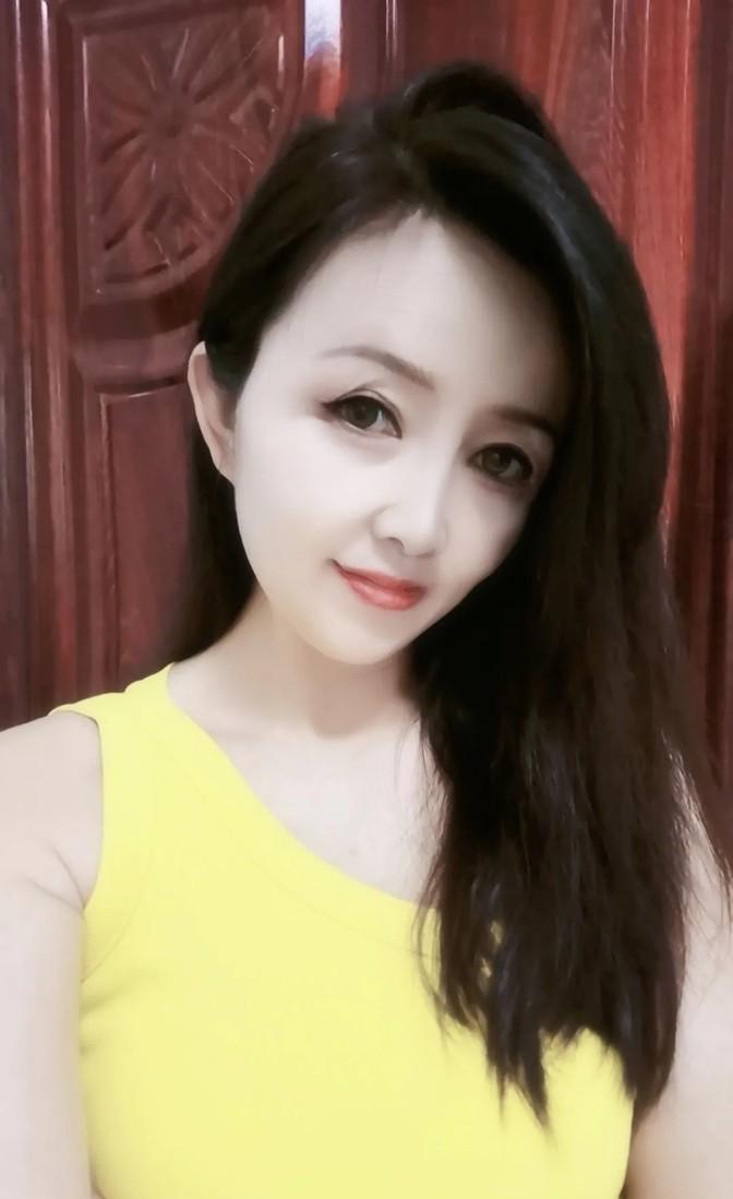 以下是 20个气场强大的标志，有这些标志的人那可都是人中的翘
第一、他们的眼神坚