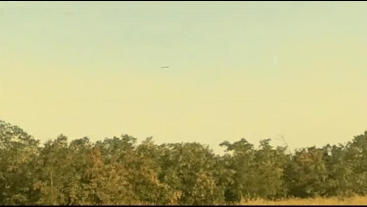 ​不知天高地厚的乌克兰军队，竟然采用了无人艇袭击了两艘俄罗斯油轮，造成爆炸起火，