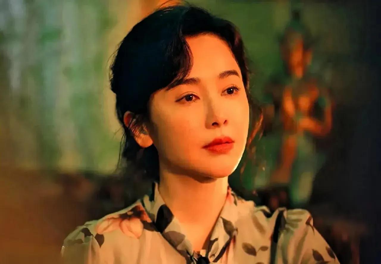 追剧《扫毒风暴》  左小青就不该饰演发廊小妹这个角色，一个年近50岁的女人饰演一