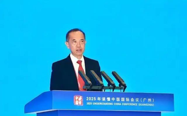 很多人以为，高市早苗的强硬是在配合美国围堵中国。错了！真相是，她正在把日本变成亚