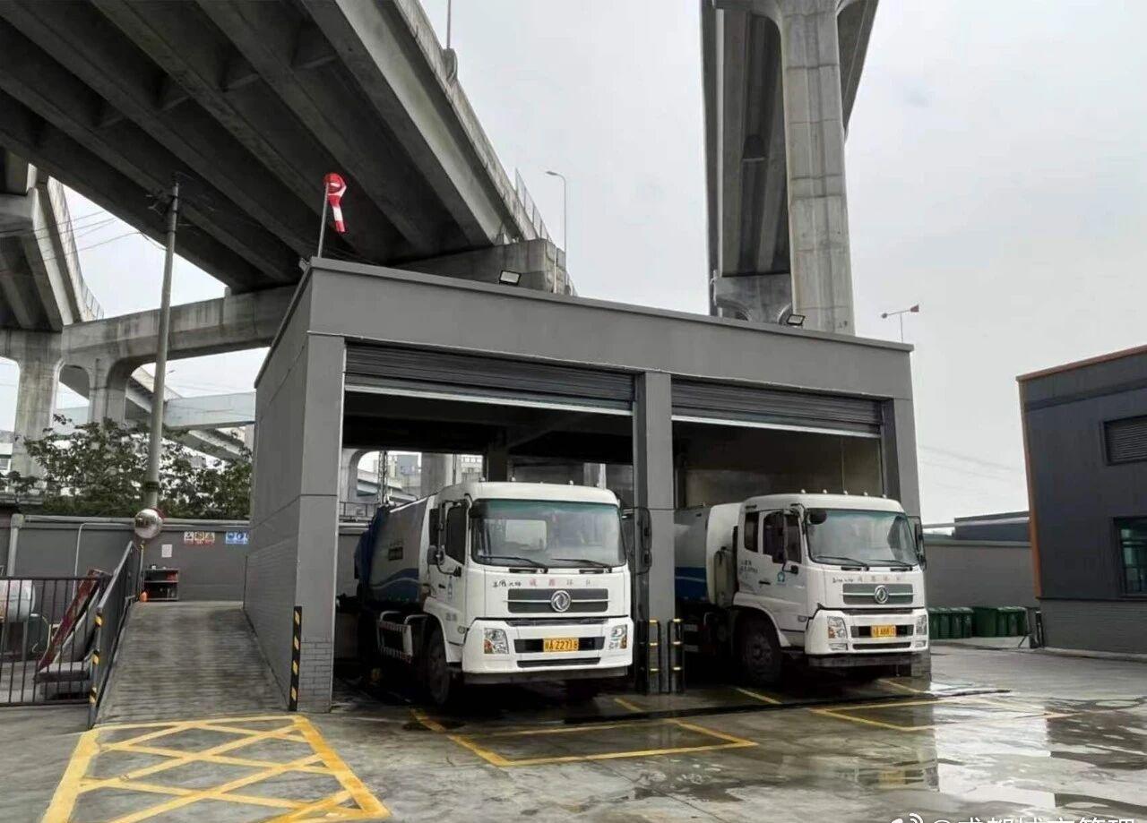 【成都的垃圾奇妙旅行记②——垃圾去漂泊】
中转压缩点位：成都高新区火车南站西路6