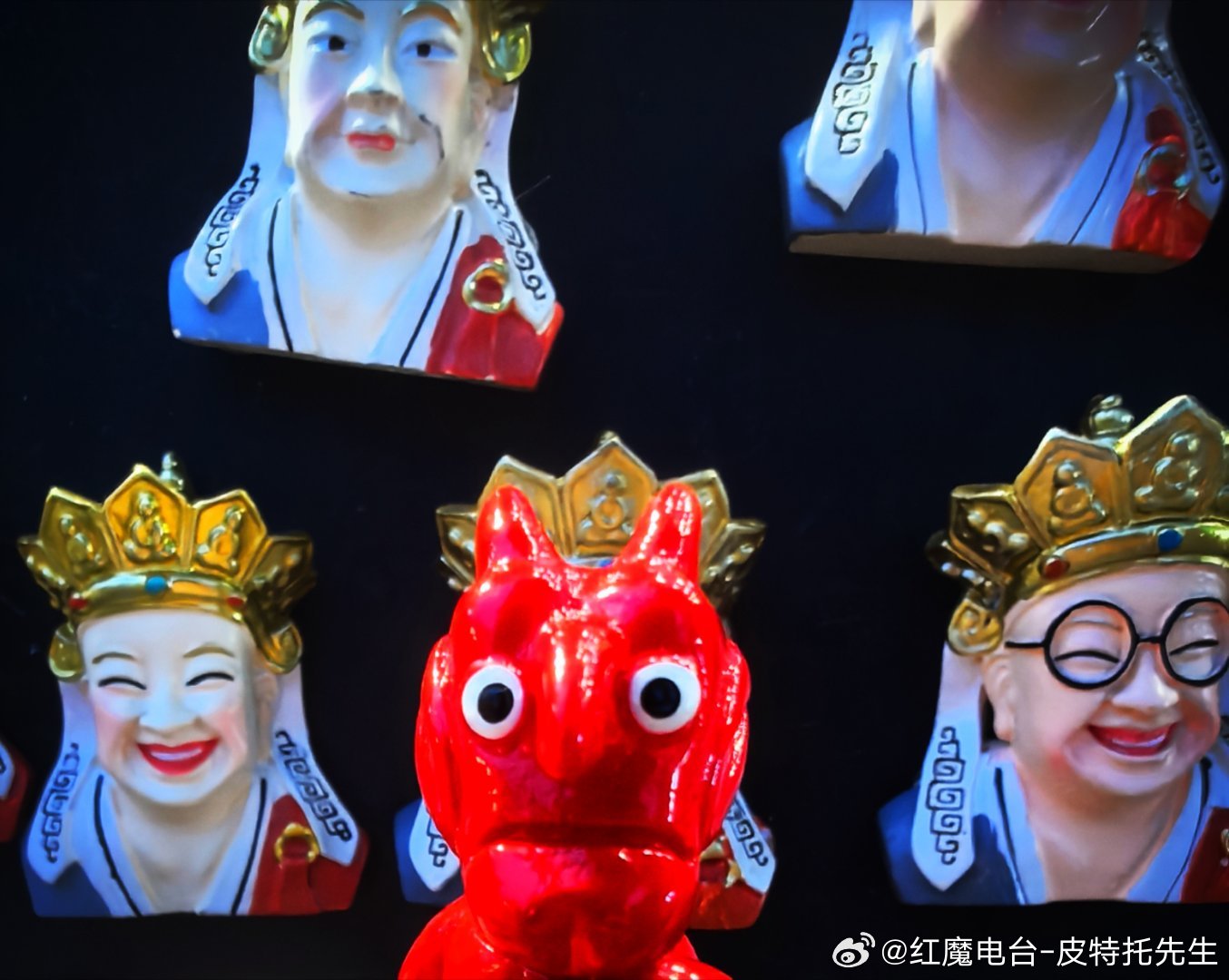 骸帕红魔到处走