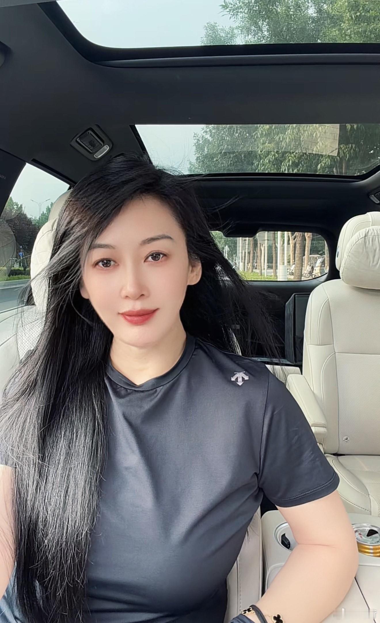 今天的健身课改上午了，看到教练的信息赶紧爬起来吃点东西，要是以前有活动都是瘫床上