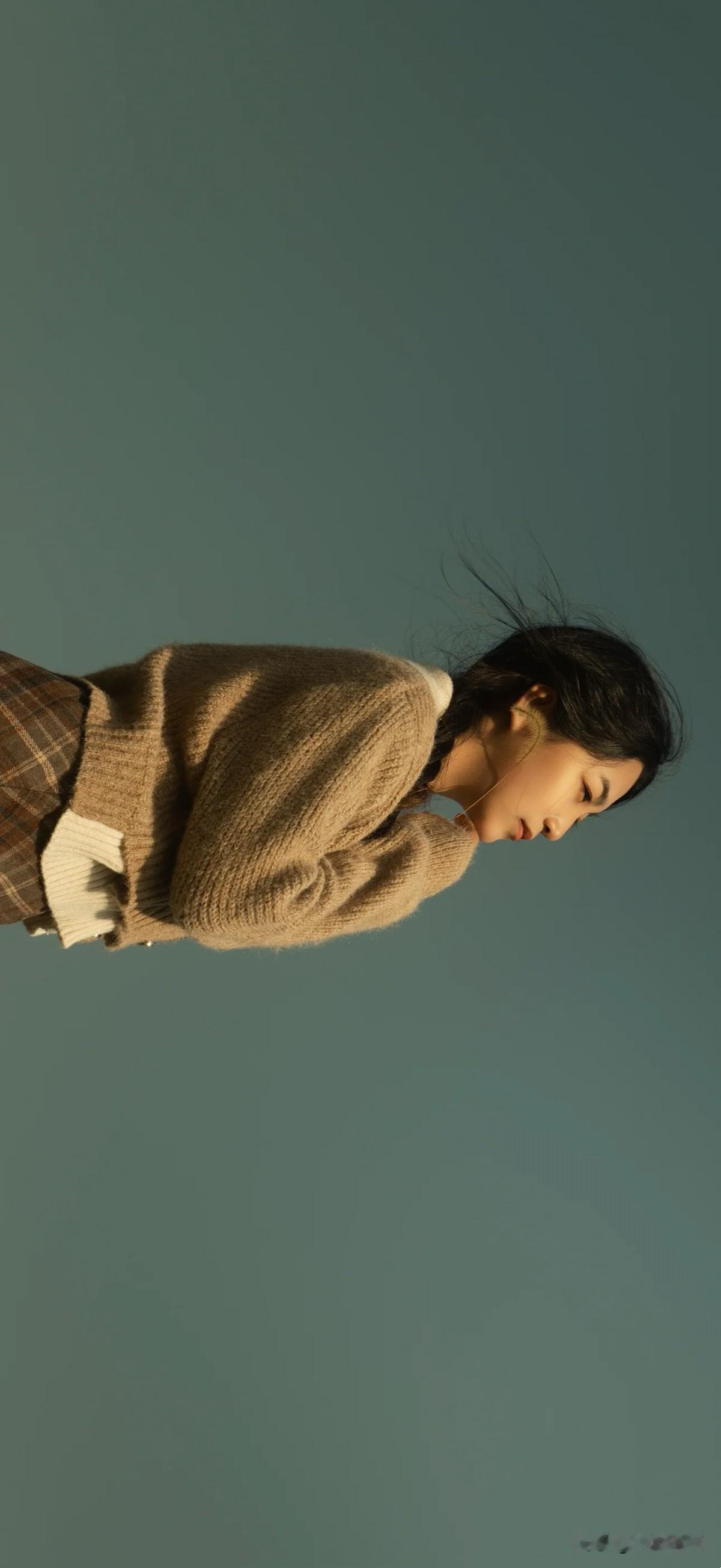 女人如何穿出含蓄的性感?女性成熟美学 简约性感风穿搭