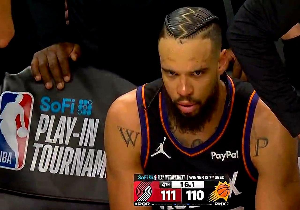 第六次哨声落下时，他坐到替补席边沿，目光像刀，死死盯着对面。
附加赛打开拓者，太