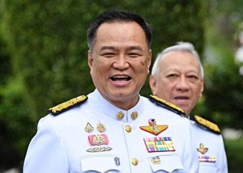 阿努廷内阁名单公布，其中最重要的莫过于国防部长一职啦，之前传言是巴育担任。
 
