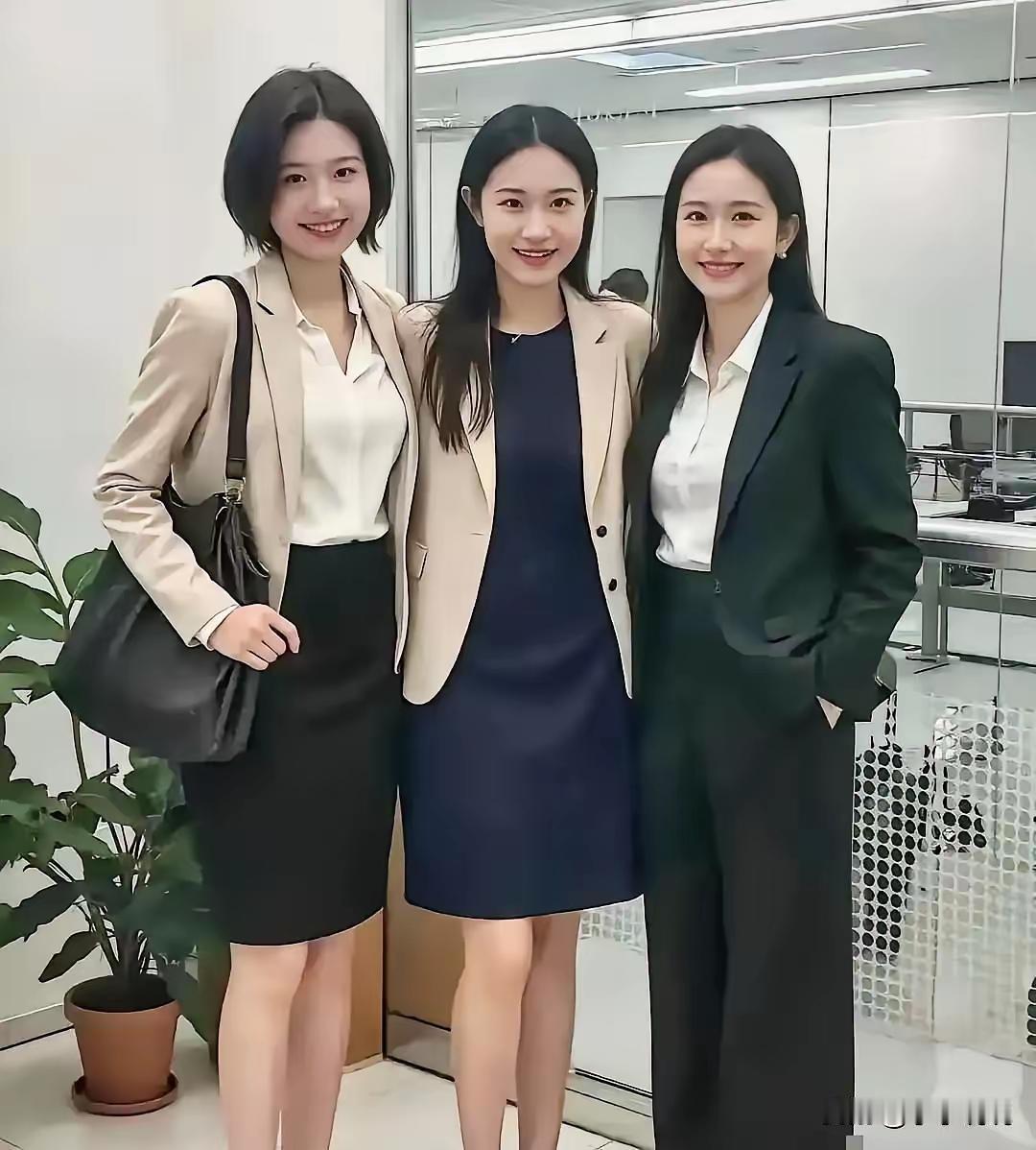 相信多数人会选挎包的当女同事，是看准她身材，颜值性格，还是能力，不知大家有何争议