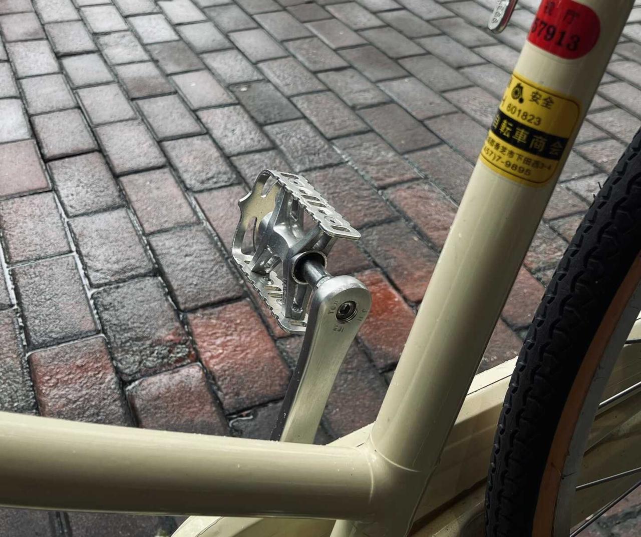 降温又下雨了
又可以搬把椅子晒个太阳
今天下雨了
