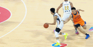 怀特塞德半场9分3板4盖帽，NBA名宿降维打击，在CBA不威风都难

由于洛夫顿