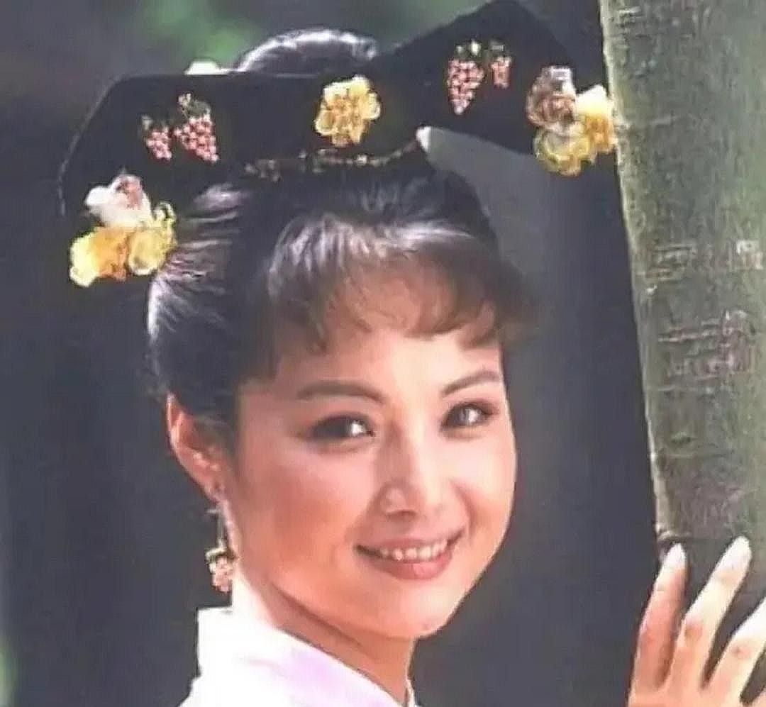 1705年，93岁的宫女苏麻喇姑在紫禁城的一间灰瓦房里断了气。51岁的康熙皇帝当