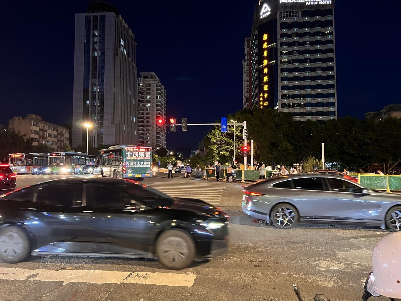 于海青：为何说福州的城市发展速度挡不住？作为福建省的省会，显然有着独特的优势，在
