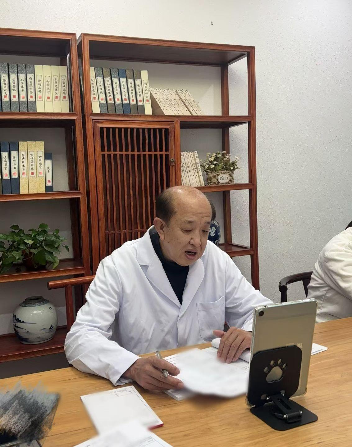 孟主任谈小儿多动症：别当“调皮”，中医温和调理更安心
  “孩子上课坐不住，注意