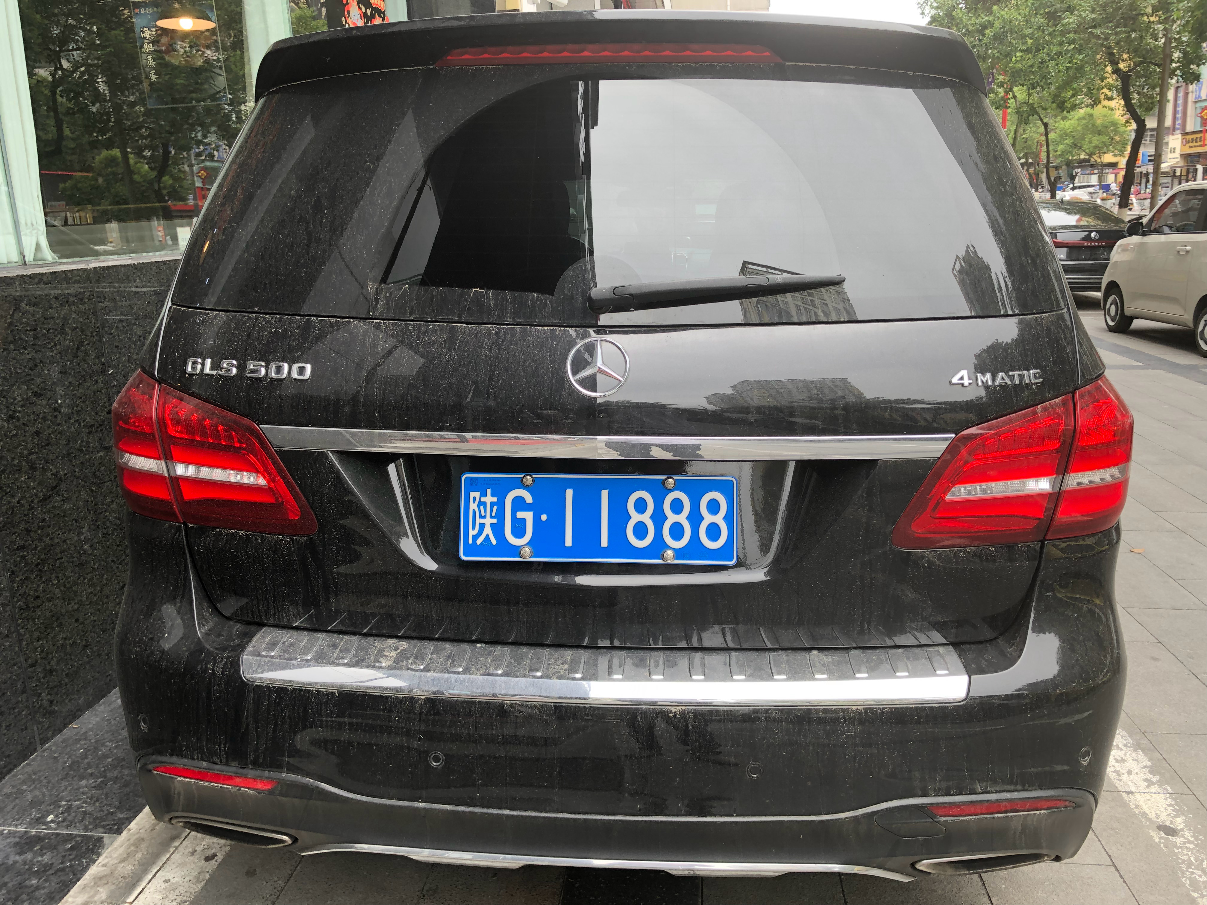 全球车牌 陕G11888奔驰GLS500 安康·睿智天龙酒店