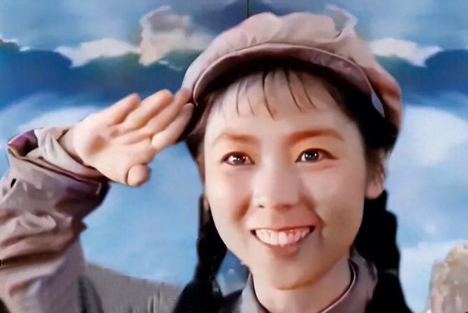 1994年，“英雄儿女”解秀梅脑梗住院，欠了医院30000元治疗费，医院刚下达停