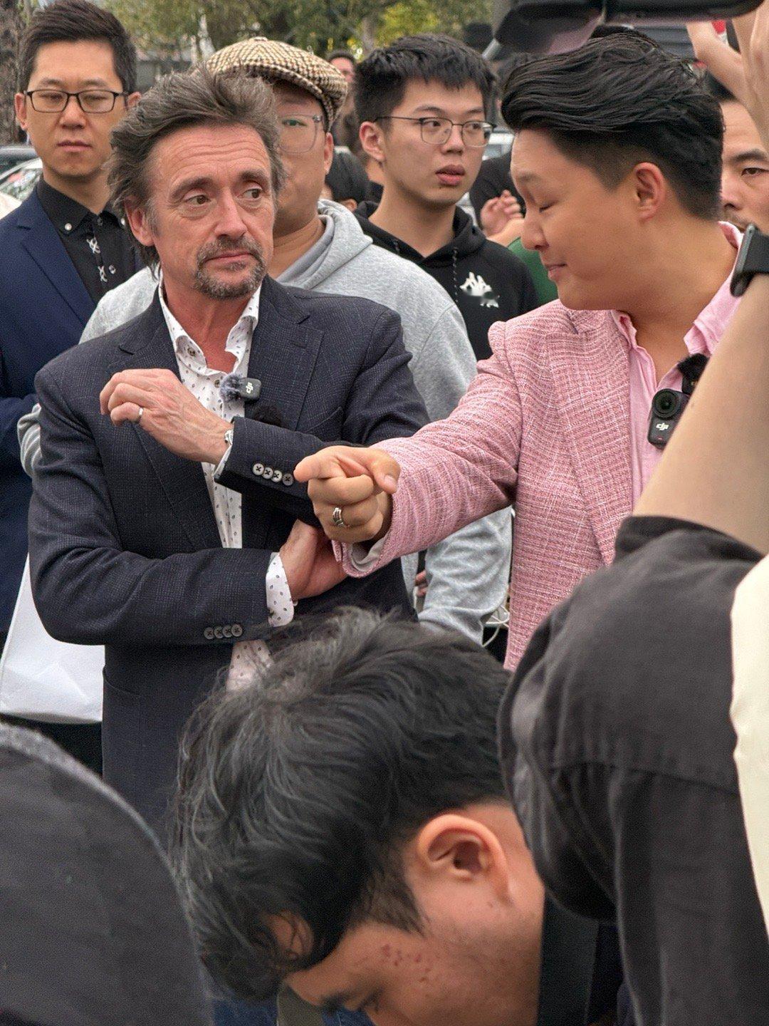 车叙汽车文化大派对有意思的车聚！见到了很多老朋友，也认识了很多新朋友。没有开翼豹