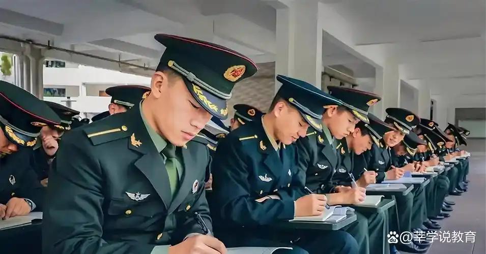 考军校，能上军校，证明你已经比较优秀了，但是，你绝不能仅仅凭借一腔热血去读军校，