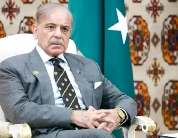 《黎明报》报道，当地时间8日，巴基斯坦总理夏巴兹.谢里夫表示，由于以色列继续袭击