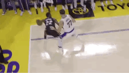 这球嘴哥犯规了没[doge]迈阿密热火[超话]安德鲁维金斯[超话] ​​​