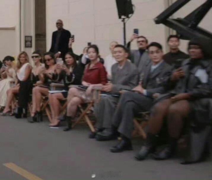 刘亦菲朱一龙好莱坞同框武汉神仙组合赴好莱坞之约，颜值实力双在线，这同框盼了好久！