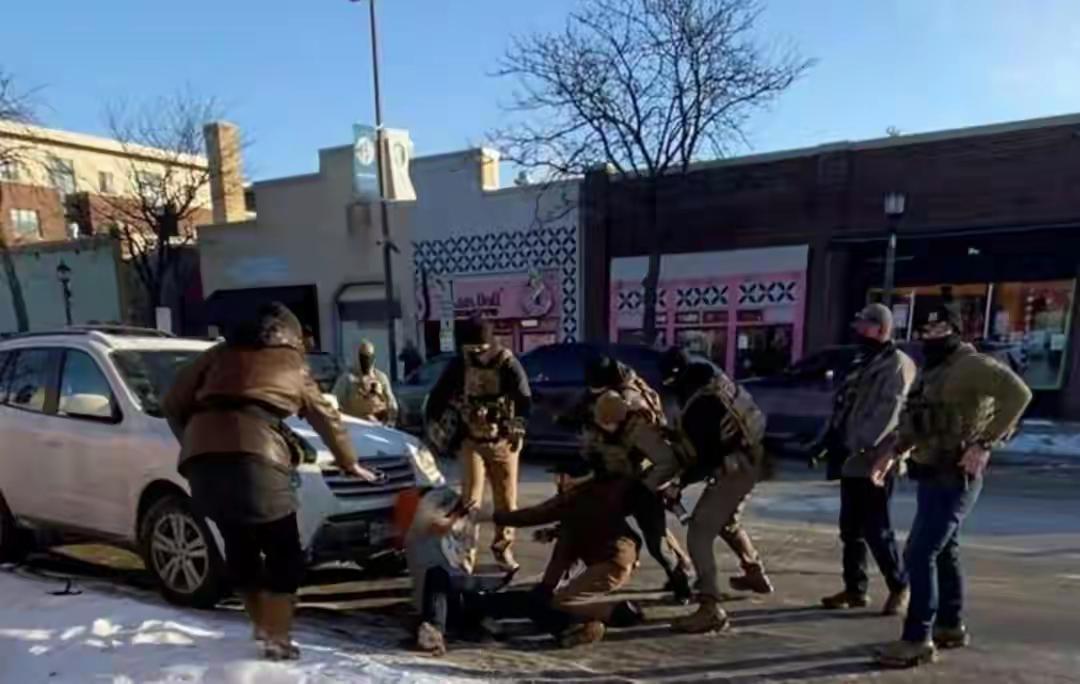 一场内战一触即发，特朗普现在顾不上伊朗了：美国有人煽动叛乱