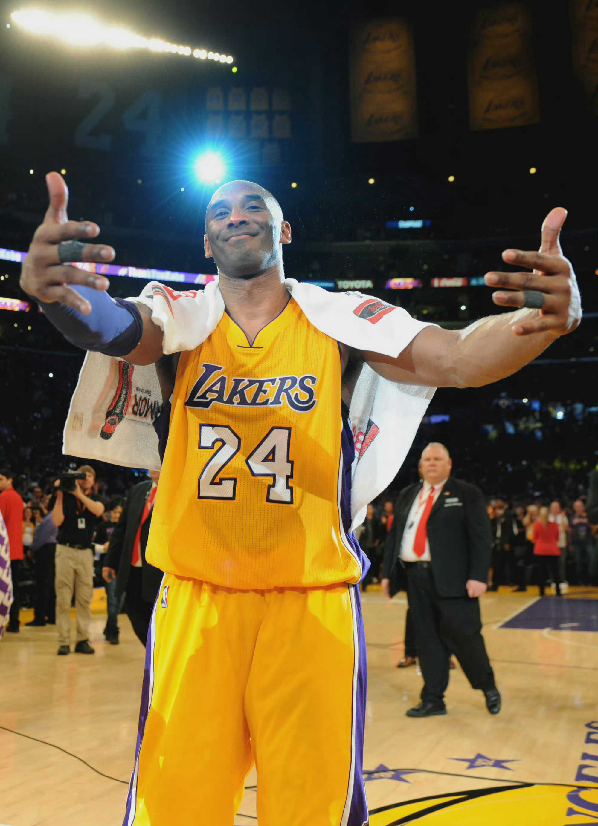 Black Mamba. Hall of Famer. Girl Dad. 💜
