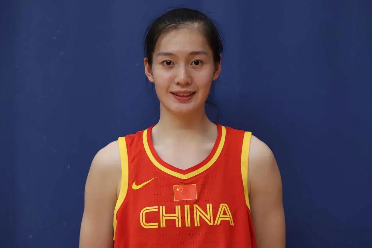 WCBA今日焦点战！河北做客天津，能否迎来首胜，咪咕不见不散！喜欢张老师的可以预