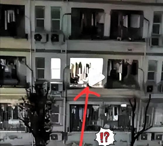 三峡大学这波“出名”，真的是让人膈应到骨子里！好好的女生宿舍，半夜竟被外国留学生