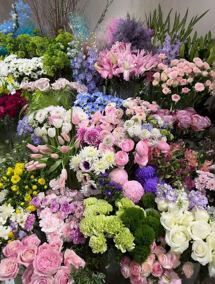 “消费场景”          5.20来买点花，一进门看到老板（熟人）愁眉苦脸
