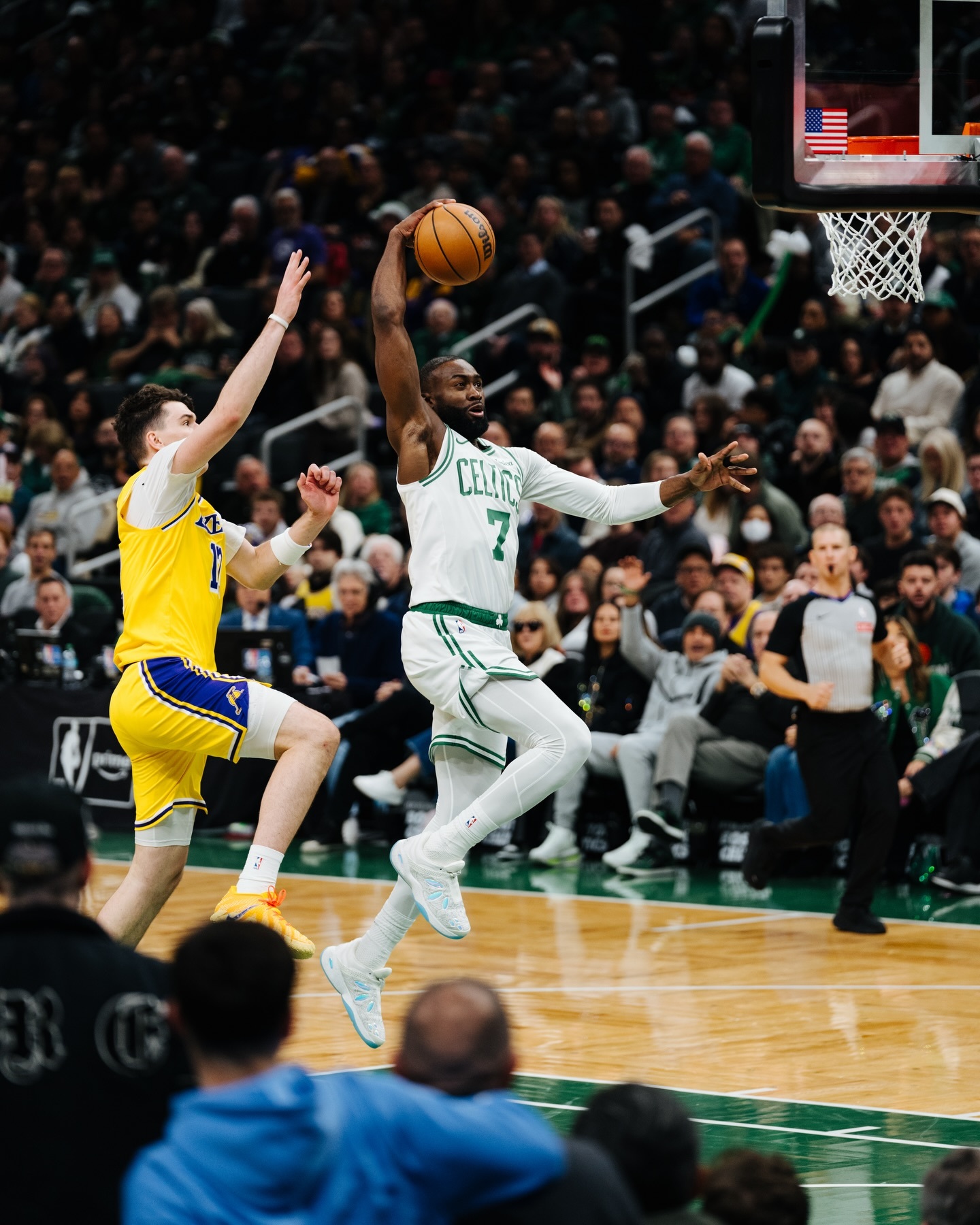 NBA官方公布了最新一期的MVP榜单，约基奇、亚历山大、东契奇和坎宁安继续排在前