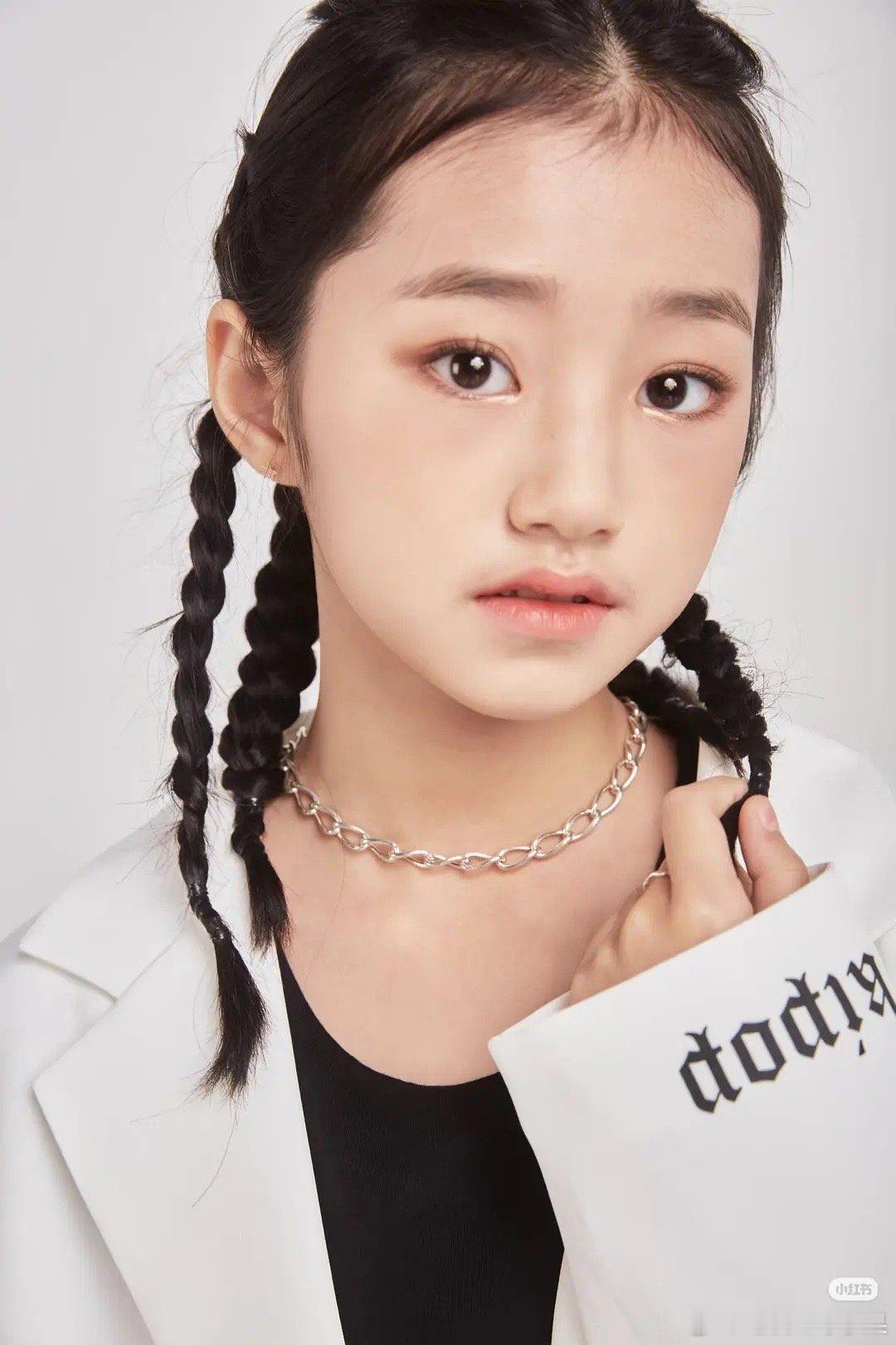 hybe新女团成员 2011年出生的忙内 jeong raim 